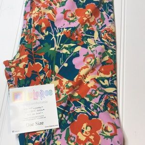 Buttery soft LulaRoe one size leggings
